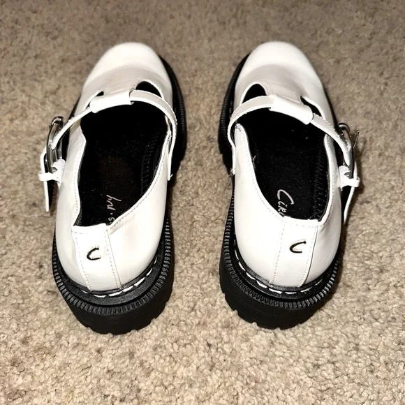 White Mary Jane’s size 6 and a half. Brand New! - Picture 3 of 3